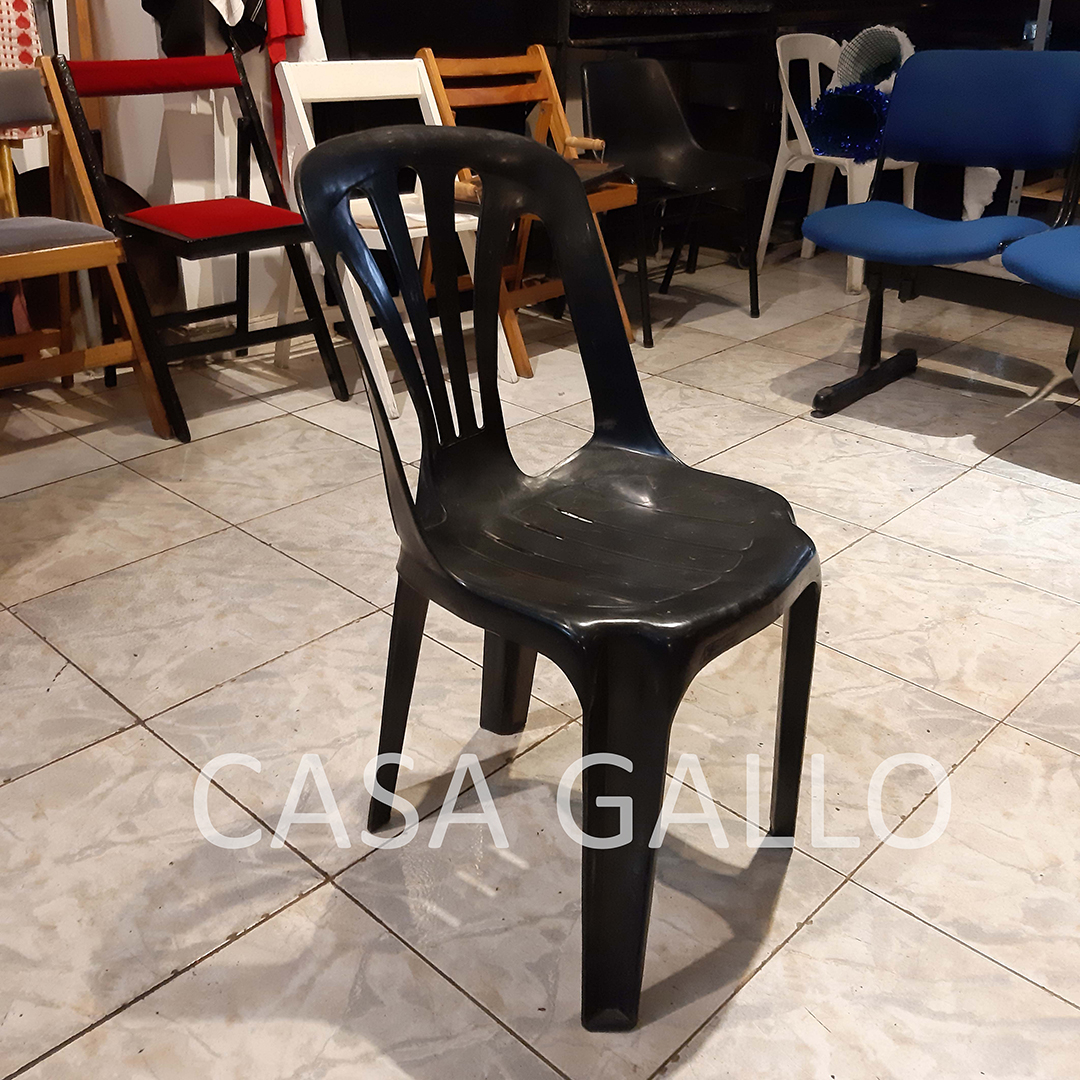 SILLA PLÁSTICA NEGRA